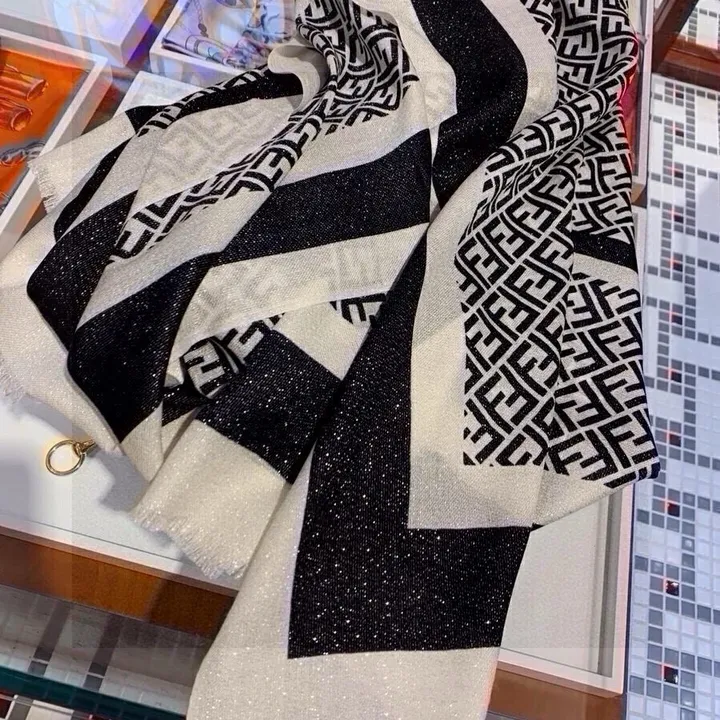 スーパーコピー フェンディ マフラー