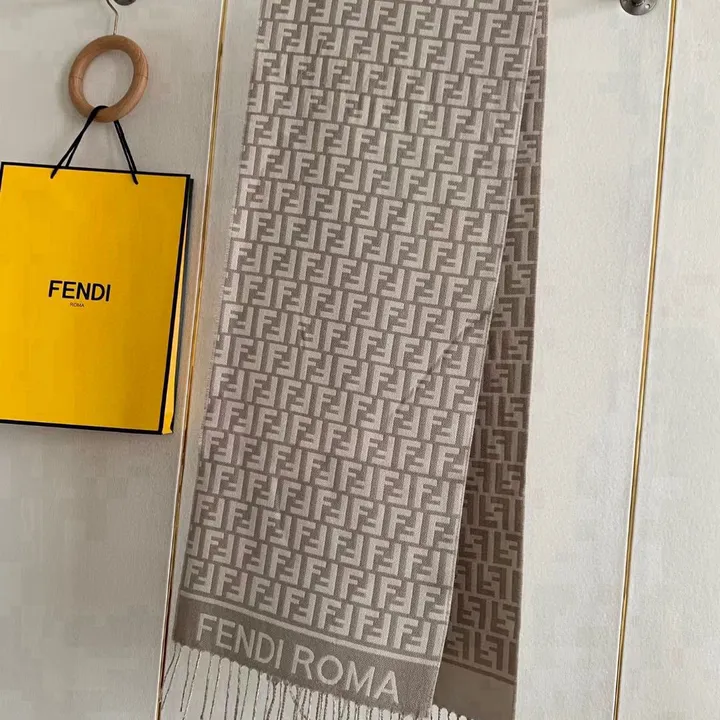 スーパーコピー フェンディ マフラー