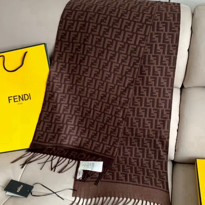 スーパーコピー フェンディ マフラー