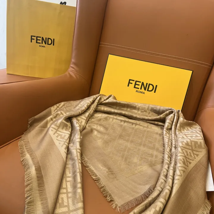 スーパーコピー フェンディ マフラー