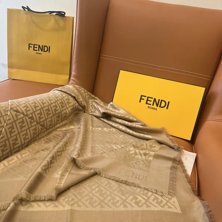 スーパーコピー フェンディ マフラー