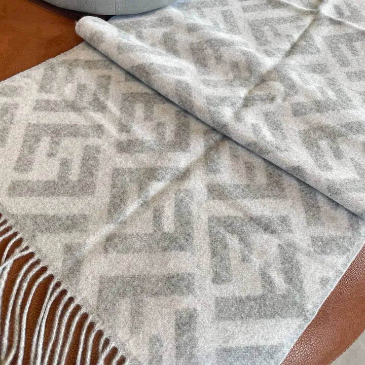 スーパーコピー フェンディ マフラー