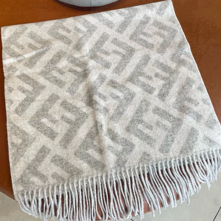 スーパーコピー フェンディ マフラー