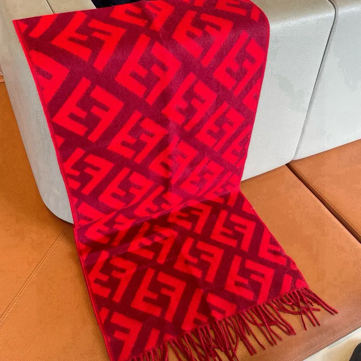 スーパーコピー フェンディ マフラー