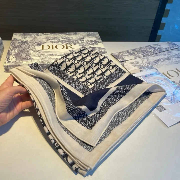 スーパーコピー ディオール マフラー