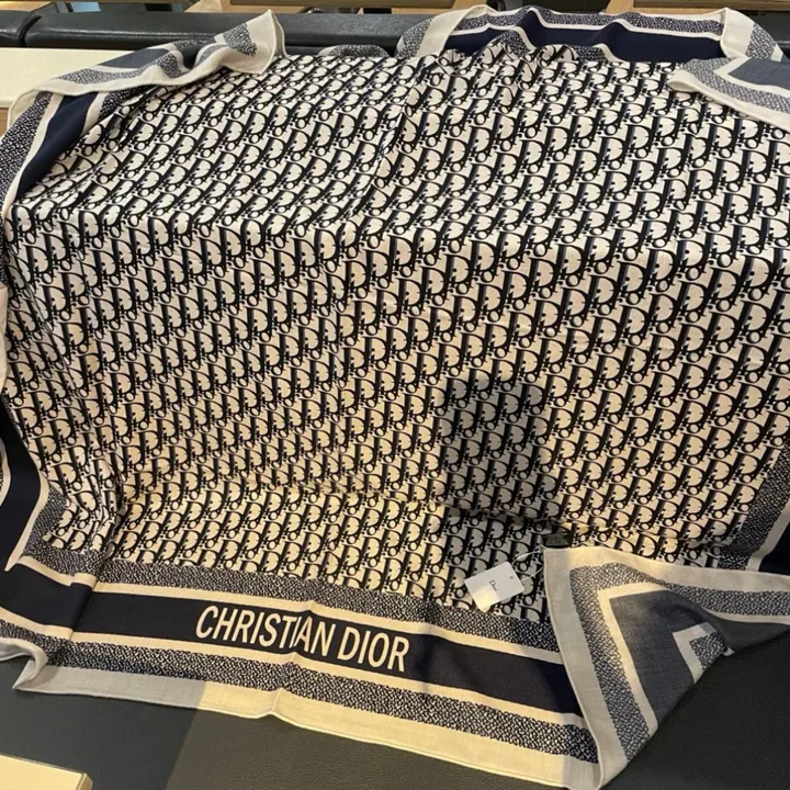 スーパーコピー ディオール マフラー