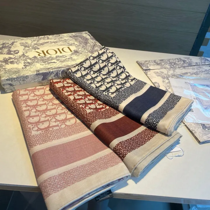 スーパーコピー ディオール マフラー