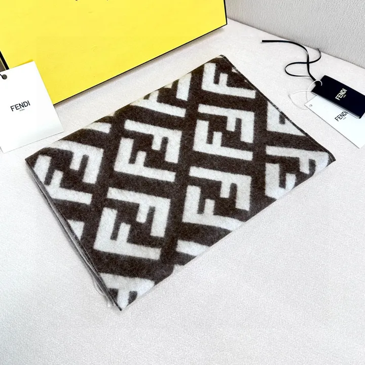 スーパーコピー フェンディ マフラー