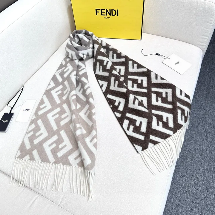 スーパーコピー フェンディ マフラー