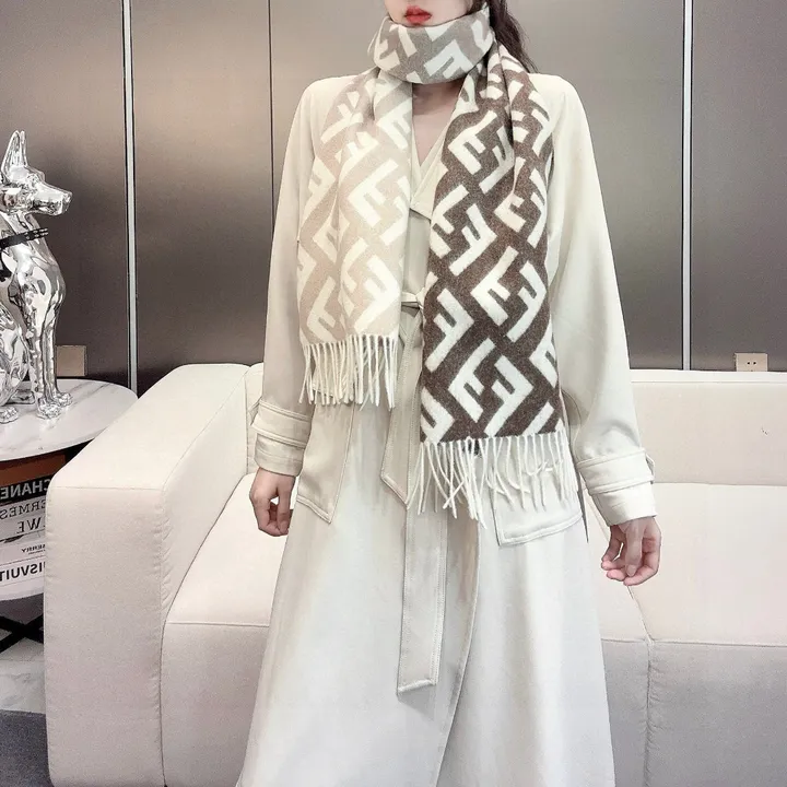 スーパーコピー フェンディ マフラー