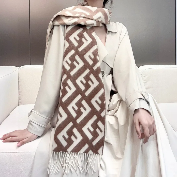 スーパーコピー フェンディ マフラー