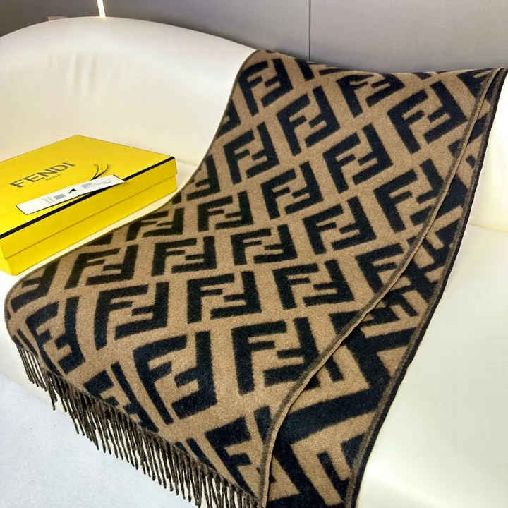 スーパーコピー フェンディ マフラー