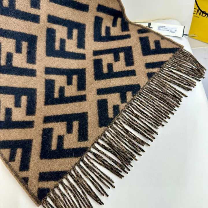 スーパーコピー フェンディ マフラー