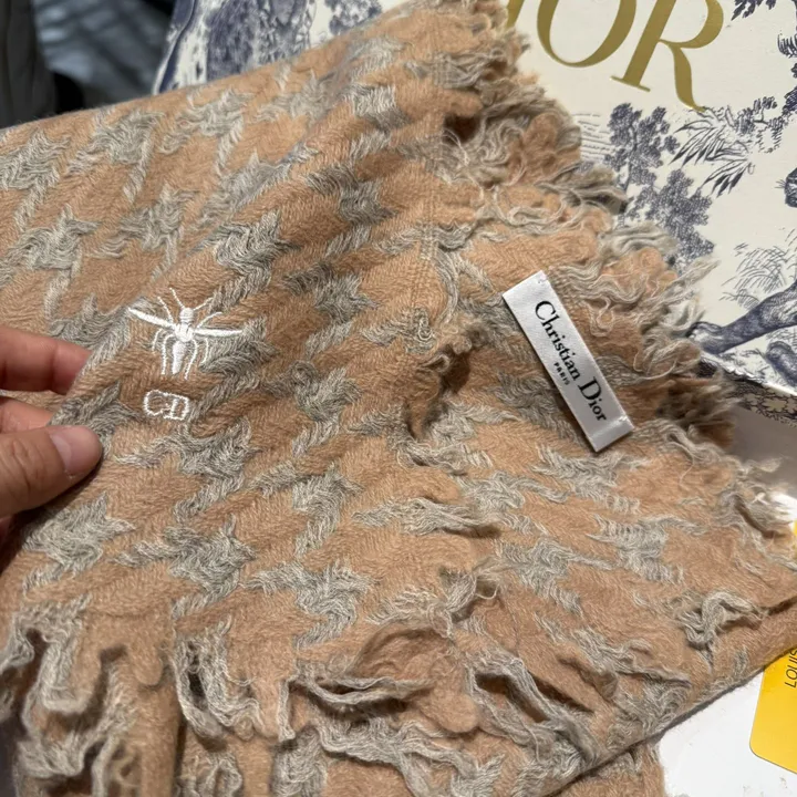 スーパーコピー ディオール マフラー