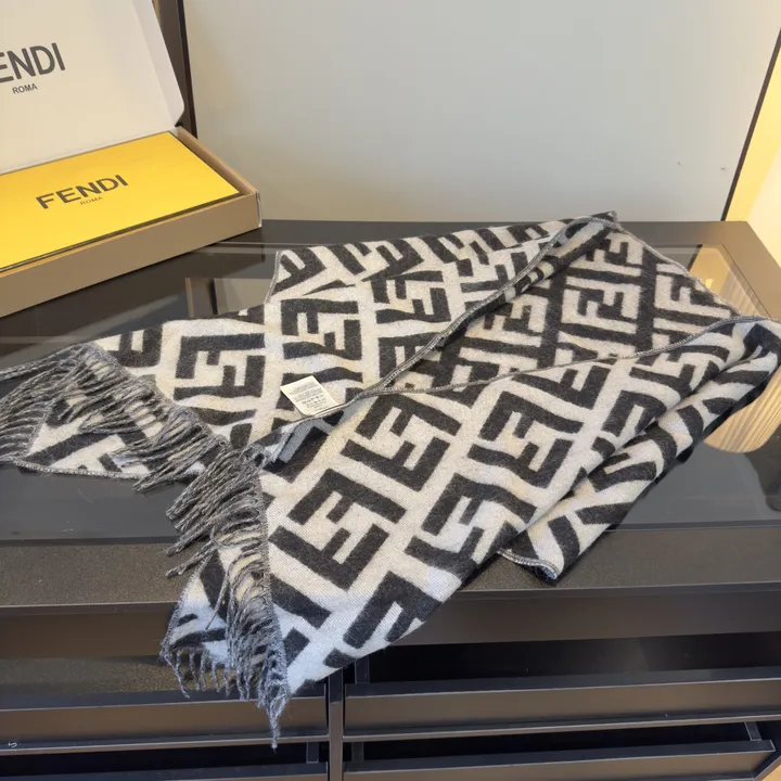 スーパーコピー フェンディ マフラー