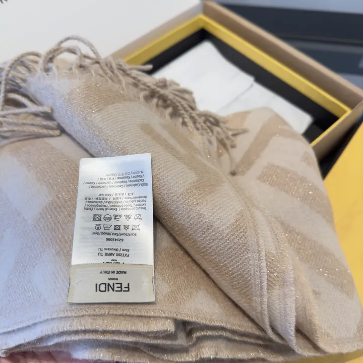 スーパーコピー フェンディ マフラー