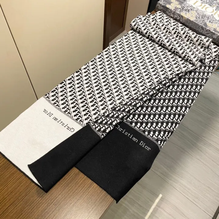 スーパーコピー ディオール マフラー