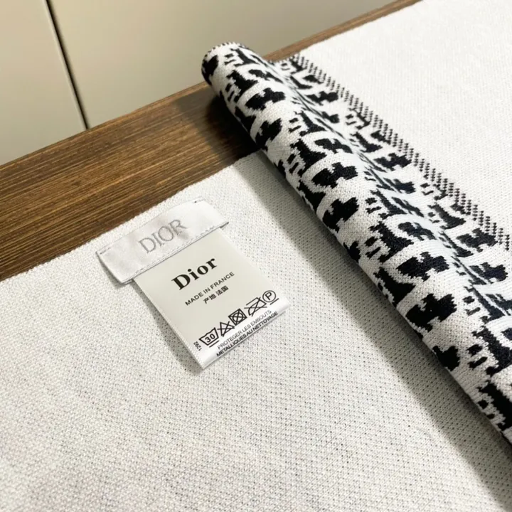 スーパーコピー ディオール マフラー