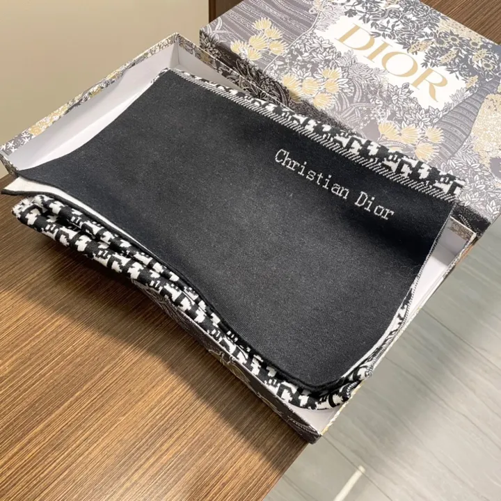 スーパーコピー ディオール マフラー