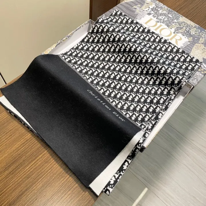 スーパーコピー ディオール マフラー