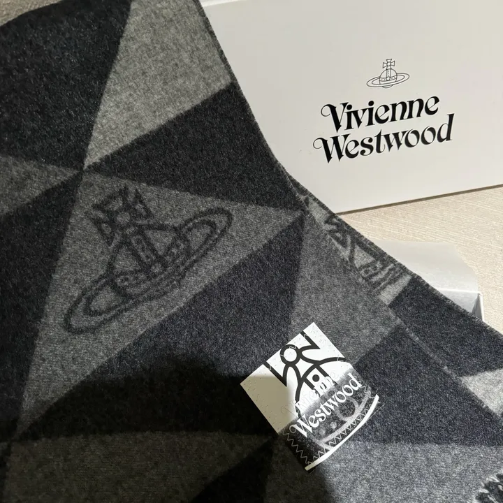 スーパーコピー ヴィヴィアン・ウエストウッド マフラー