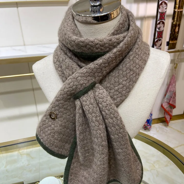 スーパーコピー ミュウミュウ マフラー