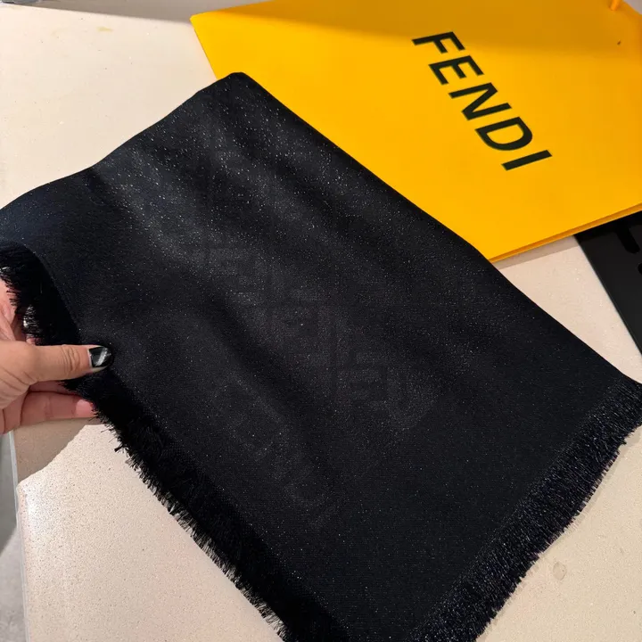 スーパーコピー フェンディ マフラー