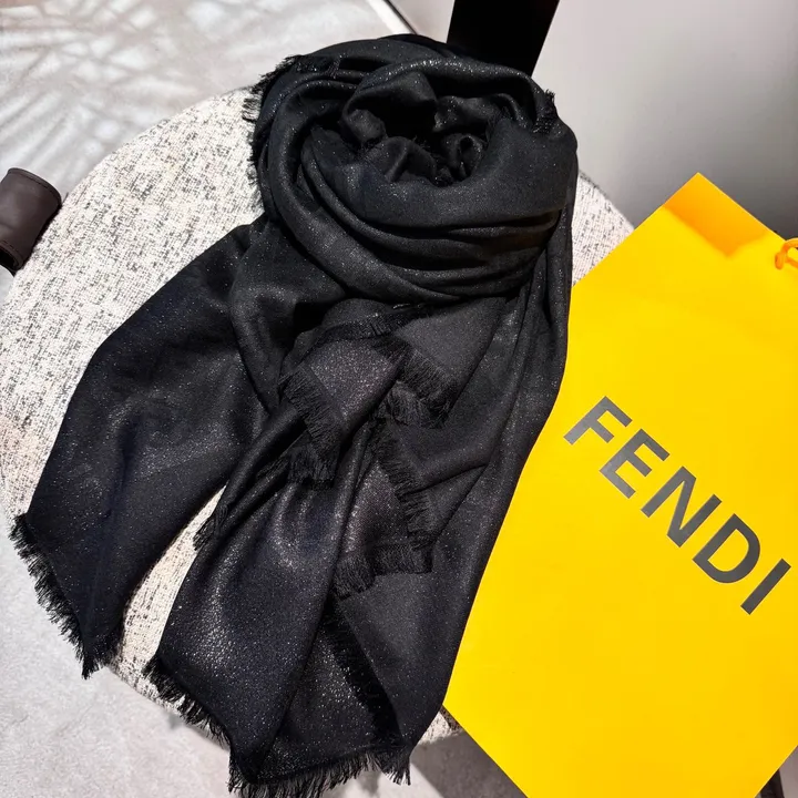 スーパーコピー フェンディ マフラー