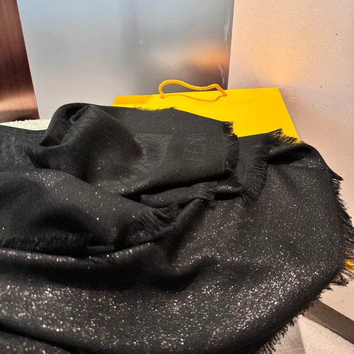 スーパーコピー フェンディ マフラー