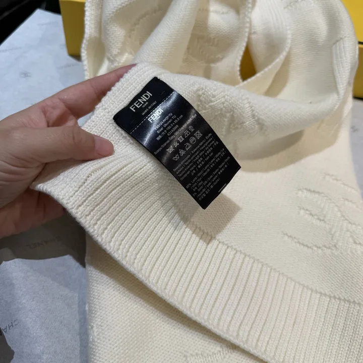 スーパーコピー フェンディ マフラー