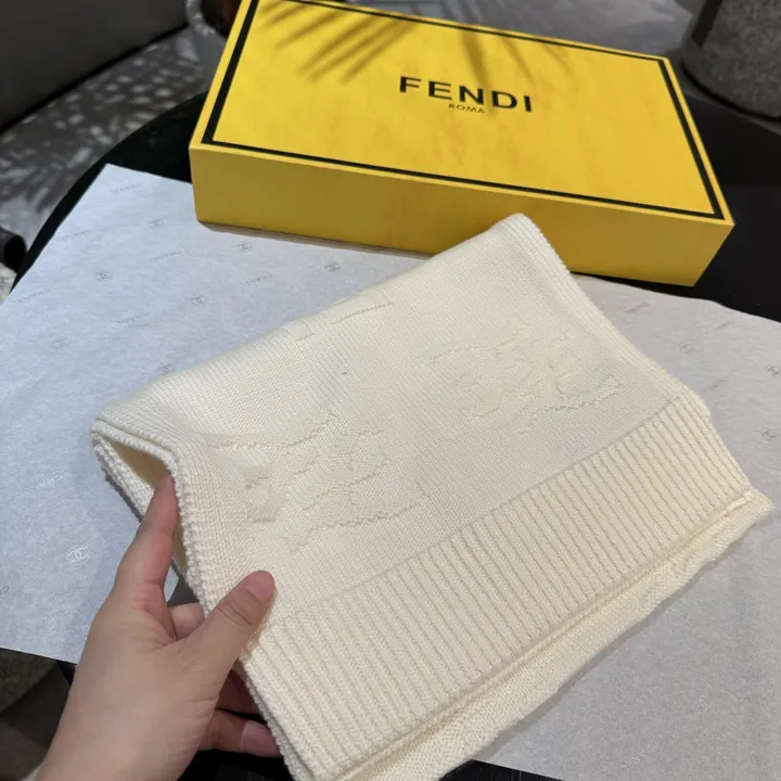 スーパーコピー フェンディ マフラー