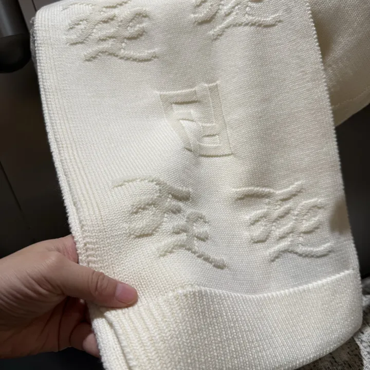 スーパーコピー フェンディ マフラー