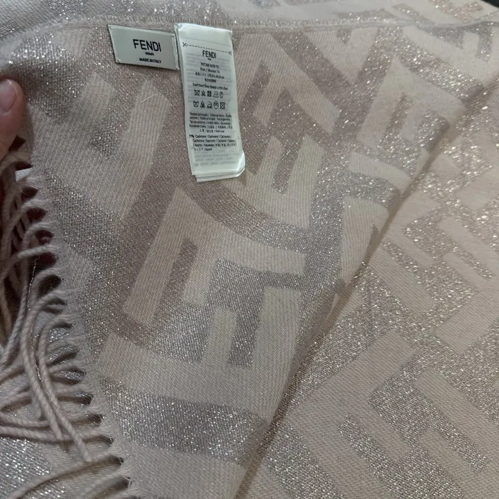 スーパーコピー フェンディ マフラー