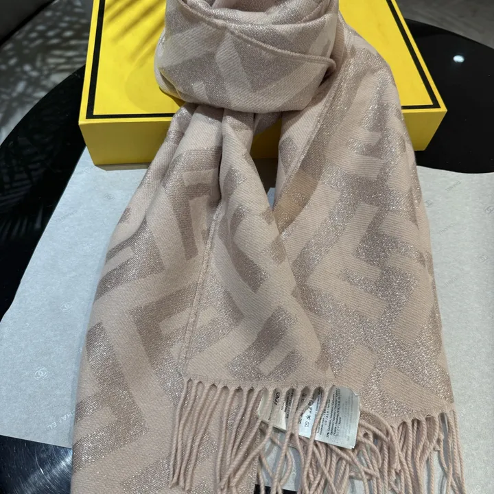 スーパーコピー フェンディ マフラー