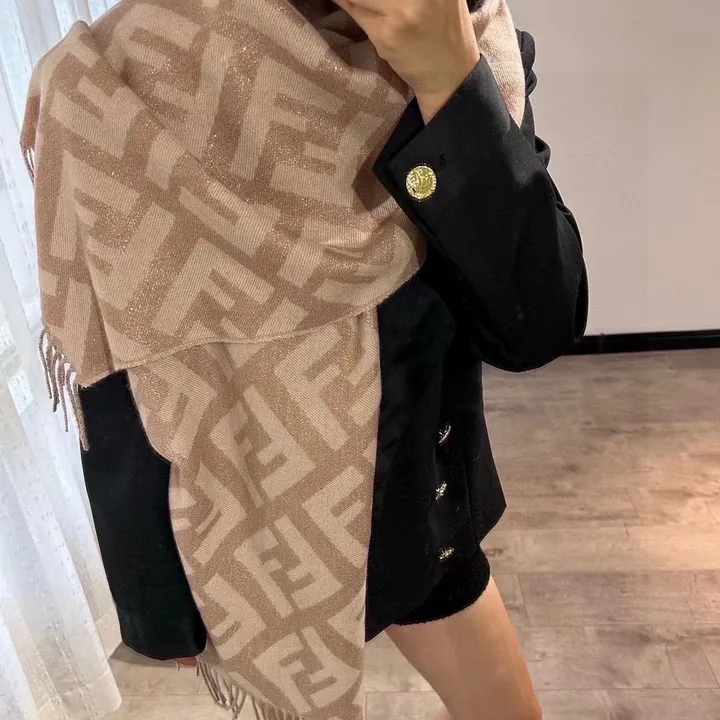 スーパーコピー フェンディ マフラー