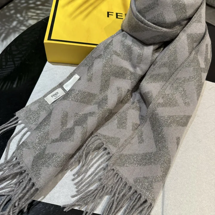 スーパーコピー フェンディ マフラー