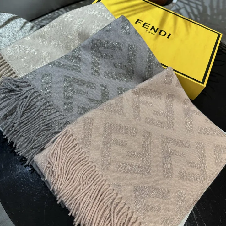 スーパーコピー フェンディ マフラー