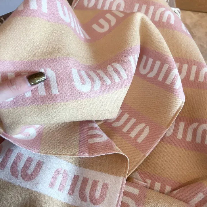 スーパーコピー フェンディ マフラー