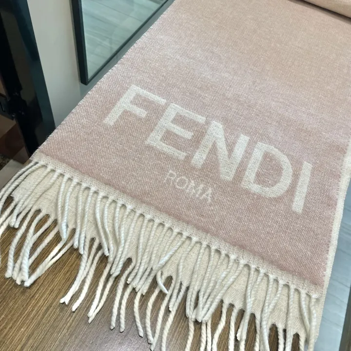 スーパーコピー フェンディ マフラー