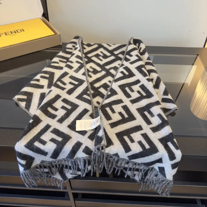 スーパーコピー フェンディ マフラー