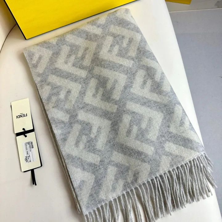 スーパーコピー フェンディ マフラー