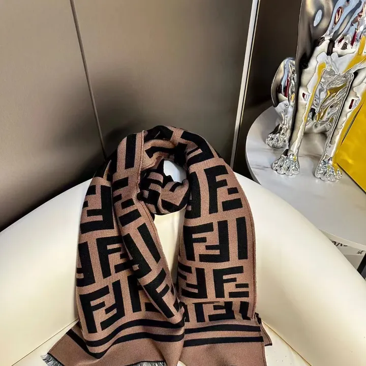 スーパーコピー フェンディ マフラー