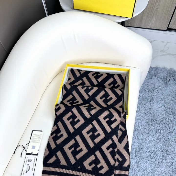 スーパーコピー フェンディ マフラー