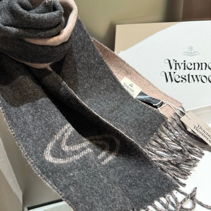 スーパーコピー ヴィヴィアン・ウエストウッド マフラー