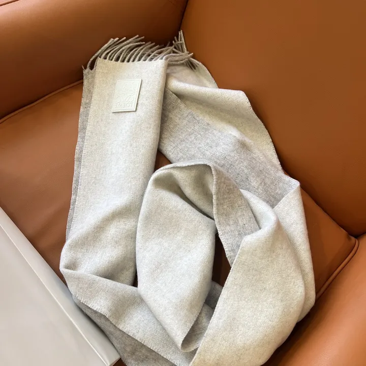 スーパーコピー ロエベ マフラー