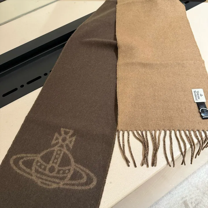 スーパーコピー ヴィヴィアン・ウエストウッド マフラー