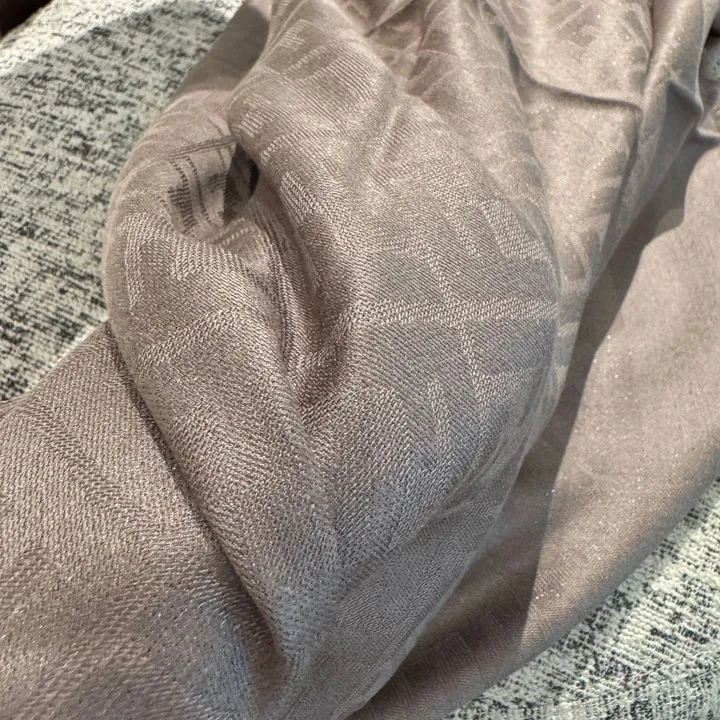 スーパーコピー フェンディ マフラー