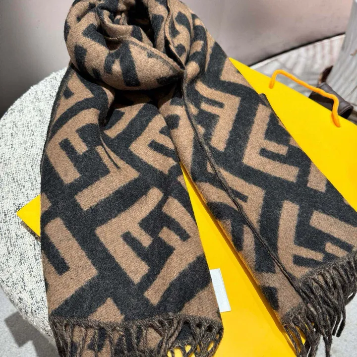 スーパーコピー フェンディ マフラー