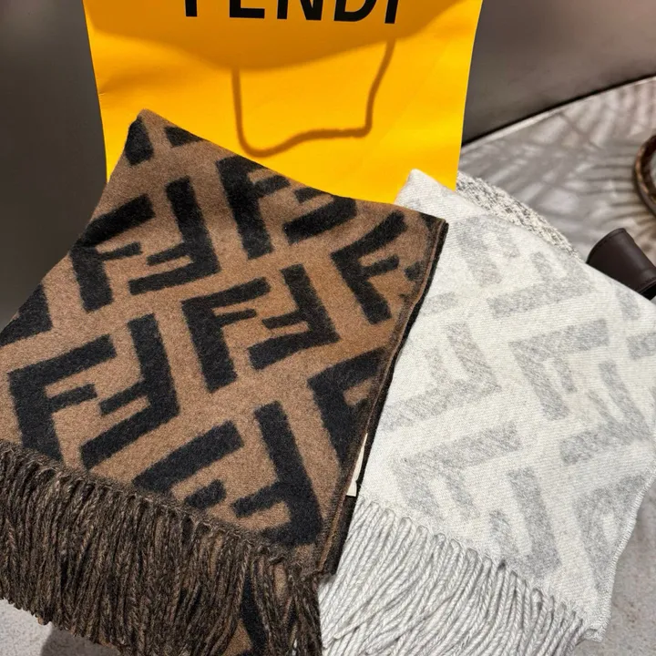 スーパーコピー フェンディ マフラー