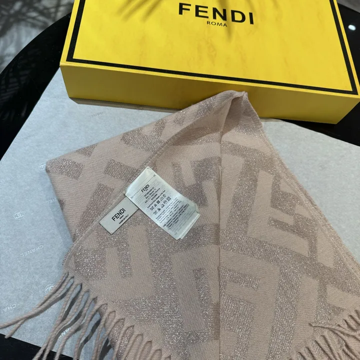 スーパーコピー フェンディ マフラー